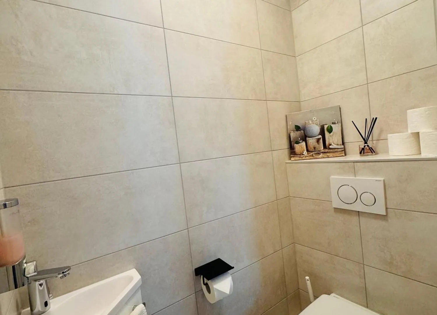 Beautiful Apartment Near Geneva Saint-Julien-en-Genevois